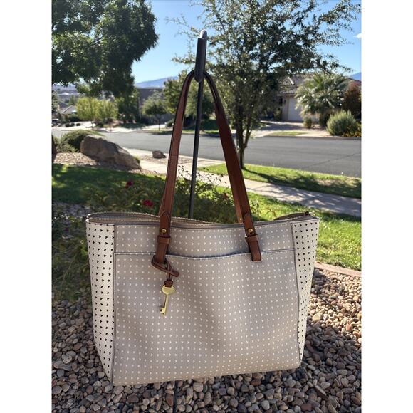 Fossil Rachel Leather Tote Handbag Taupe/White Purse Shoulder Bag W/Bag Charm - Picture 1 of 9